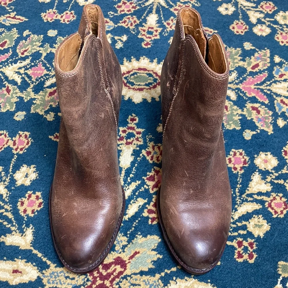 🍄Sofft Wera distressed Brown leather Ankle Boot